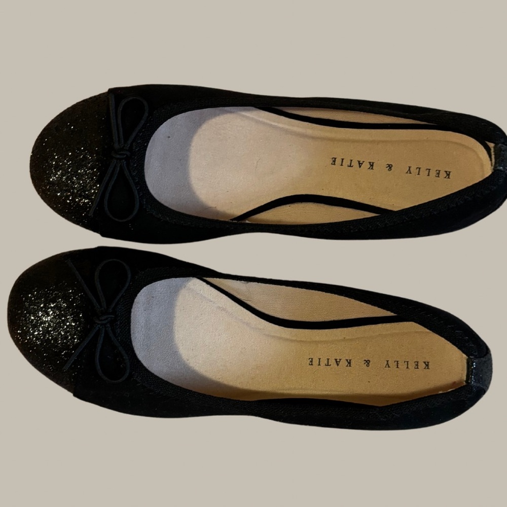 Kelly & Katie size 6 Holiday shoe Big girls flats